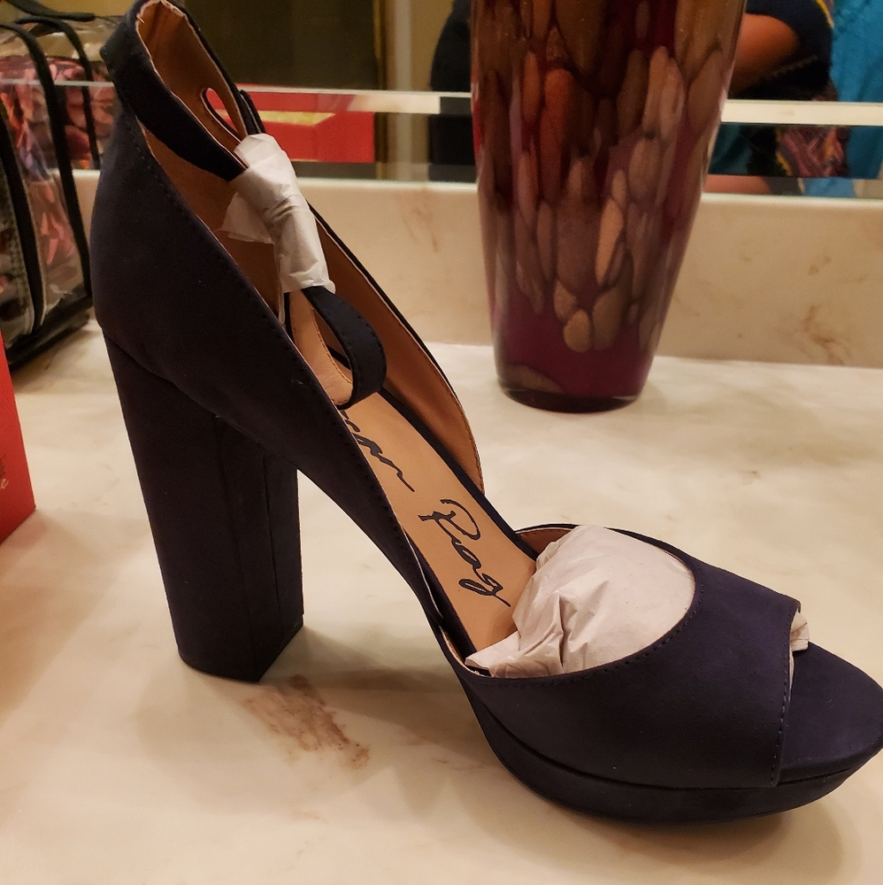 Navy blue suede sandal